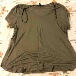 Forever 21 T-shirt